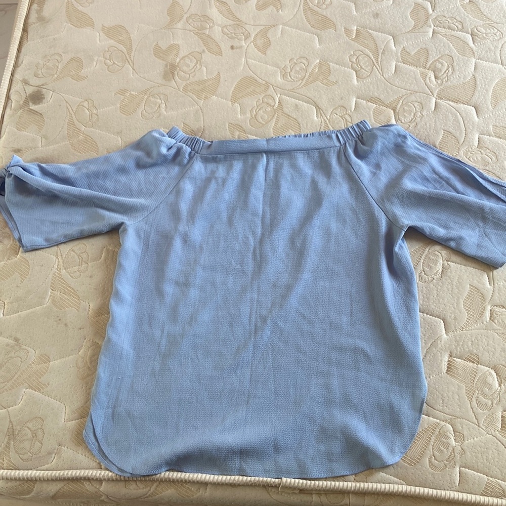 Color. Sky blue  SIZE. XL.